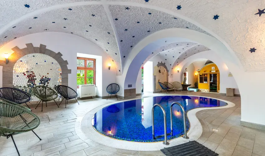 Hotel V�csecity Hern�dv�cse - Nyugd�jas kedvezm�nyes �rak (1 �jt�l)