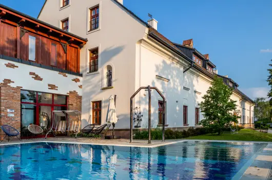 Hotel V�csecity - Legjobb �r f�lpanzi�val (min. 2 �j)