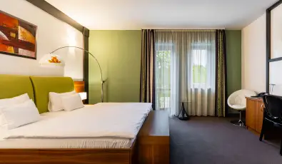 Hotel V�csecity Hern�dv�cse