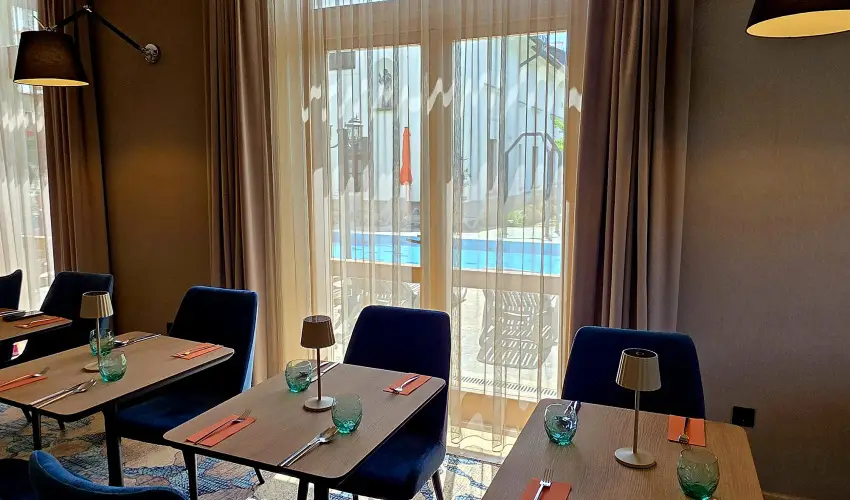 Hotel V�csecity Hern�dv�cse - Nyugd�jas kedvezm�nyes �rak (1 �jt�l)