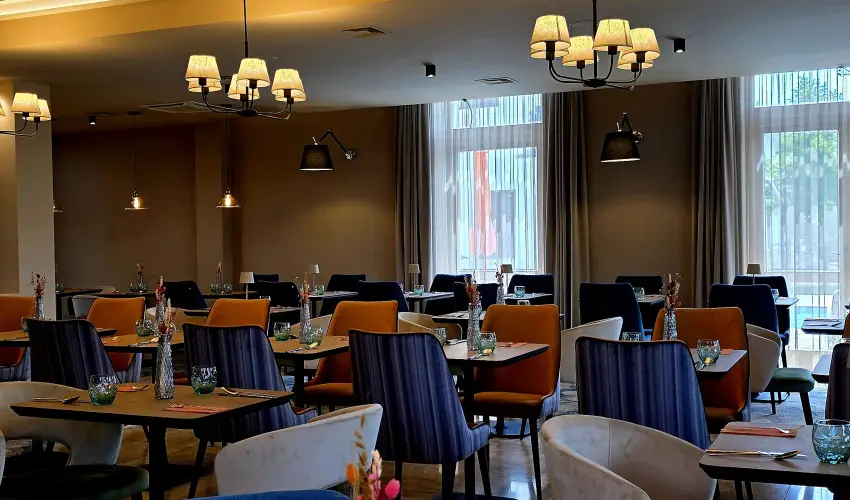 Hotel V�csecity Hern�dv�cse - Nyugd�jas kedvezm�nyes �rak (1 �jt�l)