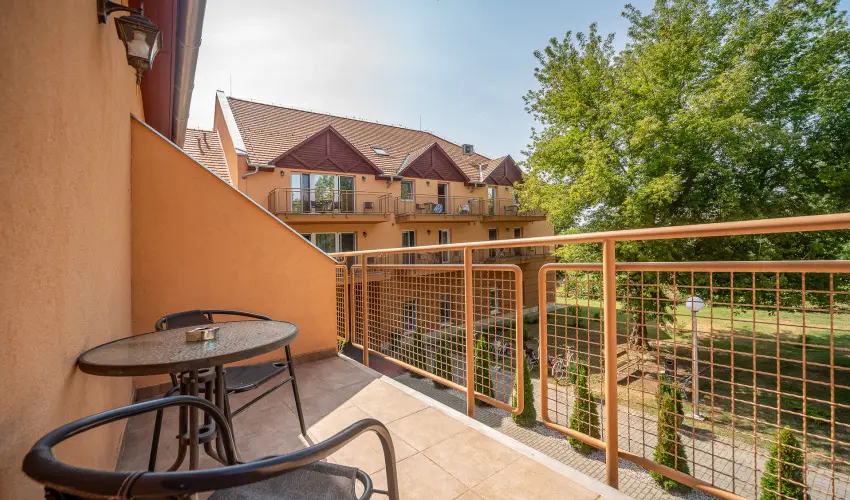 Term�l Hotel Vesta T�pi�szecs� - Kikapcsol�d�s f�lpanzi�s ell�t�ssal (1 �jt�l)