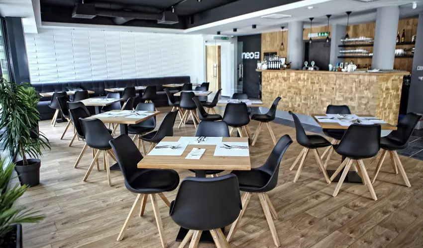 Hotel Viktria Srvr - Nyugdjas kedvezmnyes rak reggelis elltssal (1 jtl)