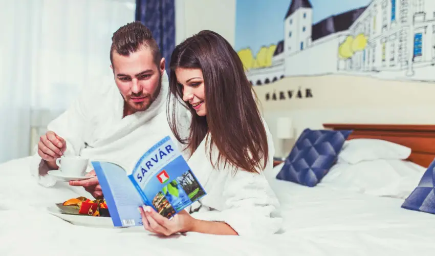 Hotel Viktria Srvr - Nyugdjas kedvezmnyes rak reggelis elltssal (1 jtl)