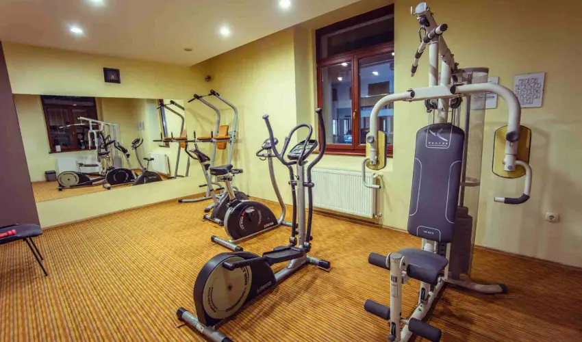 Hotel Viktria Srvr - Nyugdjas kedvezmnyes rak reggelis elltssal (1 jtl)