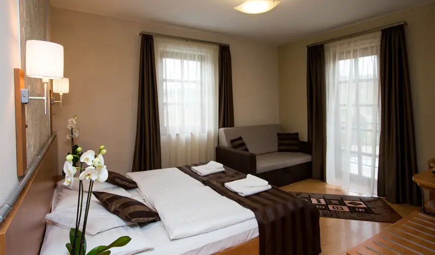 Hotel Villa V�lgy Eger - Szoba�rak f�lpanzi�s ell�t�ssal (min. 7 �j)