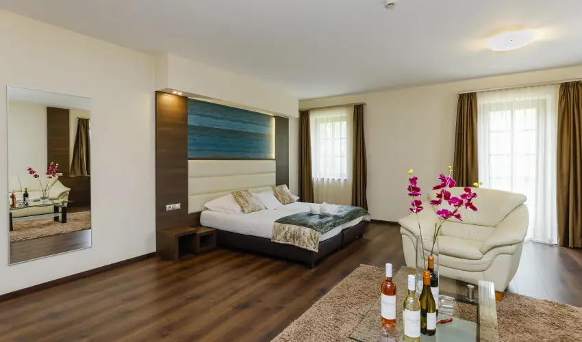 Hotel Villa V�lgy Eger - Szoba�rak f�lpanzi�s ell�t�ssal (min. 7 �j)