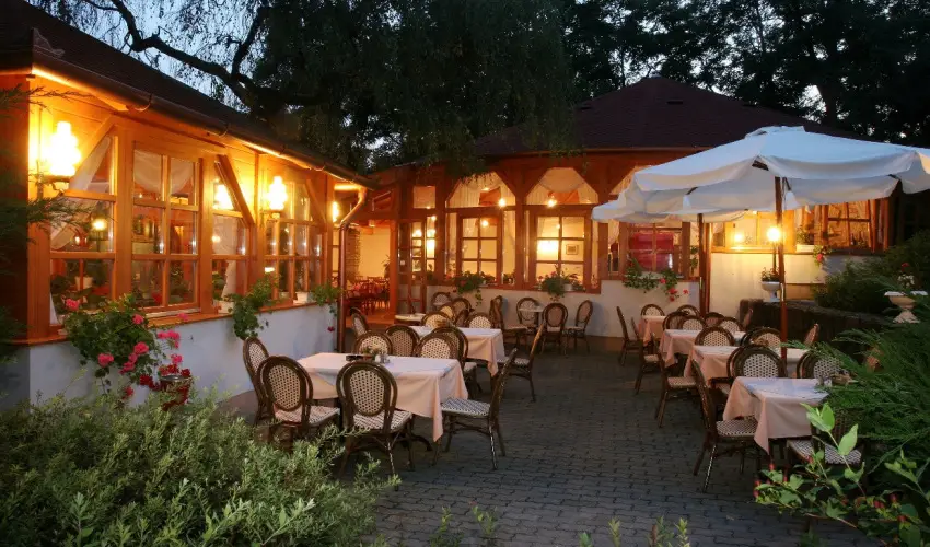 Hotel Villa V�lgy Eger - Szoba�rak f�lpanzi�s ell�t�ssal (min. 7 �j)