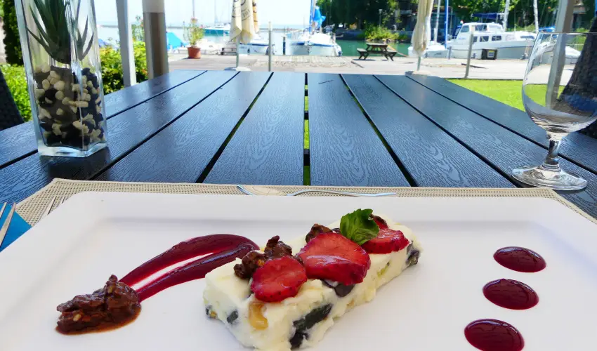 Hotel Yacht Wellness & Business Si�fok - Senior aj�nlat (1 �jt�l)