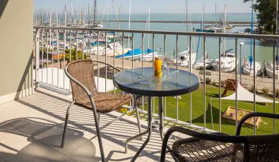 Hotel Yacht Wellness & Business Si�fok