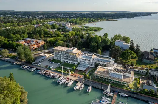 Hotel Yacht Wellness & Business - Senior aj�nlat