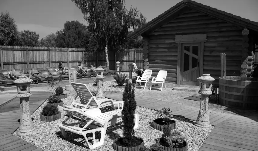 Therm�l Apartmanh�z Kom�rom - Nyugd�jas kedvezm�nyes �rak f�rd�bel�p�vel (1 �jt�l)