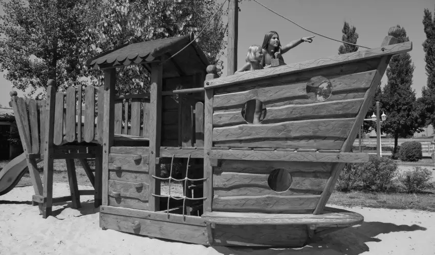 Therm�l Apartmanh�z Kom�rom - Nyugd�jas kedvezm�nyes �rak f�rd�bel�p�vel (1 �jt�l)