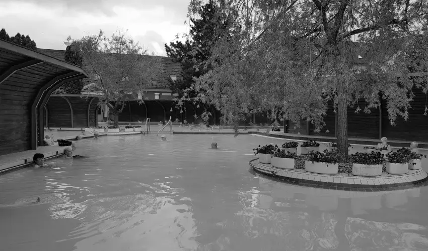 Therm�l Apartmanh�z Kom�rom - Nyugd�jas kedvezm�nyes �rak f�rd�bel�p�vel (1 �jt�l)