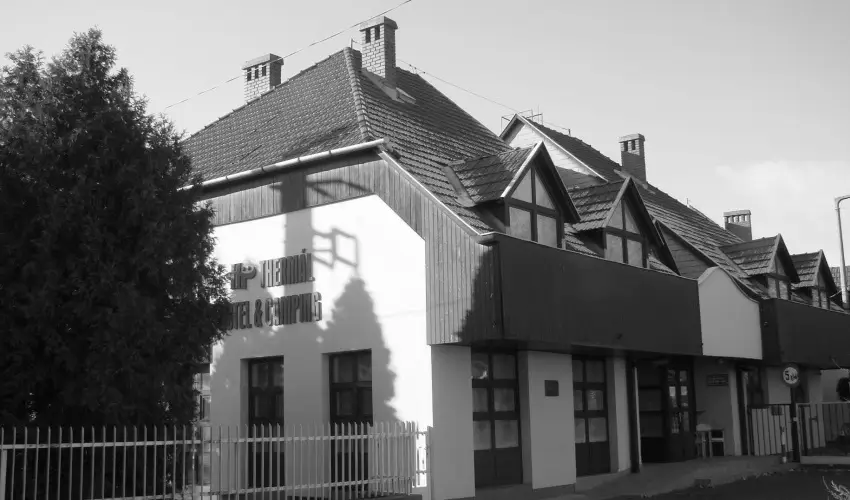 Therm�l Apartmanh�z Kom�rom - Nyugd�jas kedvezm�nyes �rak f�rd�bel�p�vel (1 �jt�l)