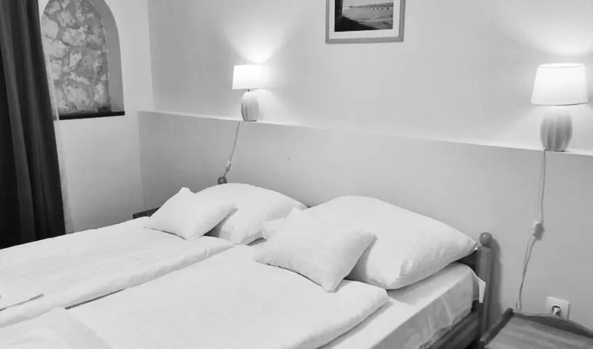 Therm�l Apartmanh�z Kom�rom - Nyugd�jas kedvezm�nyes �rak f�rd�bel�p�vel (1 �jt�l)