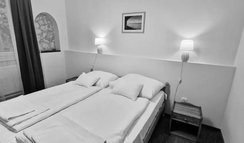 Therm�l Apartmanh�z Kom�rom - Nyugd�jas kedvezm�nyes �rak f�rd�bel�p�vel (1 �jt�l)