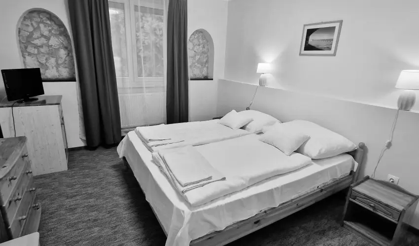 Therm�l Apartmanh�z Kom�rom - Nyugd�jas kedvezm�nyes �rak f�rd�bel�p�vel (1 �jt�l)