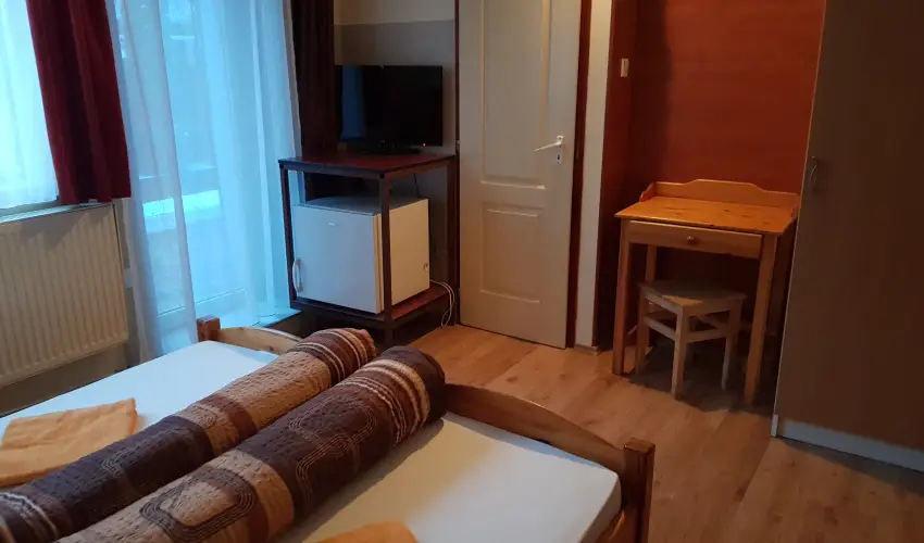 Hungria Panzi Miskolctapolca - Kikapcsolds Miskolctapolcn flpanzival (min. 2 j)