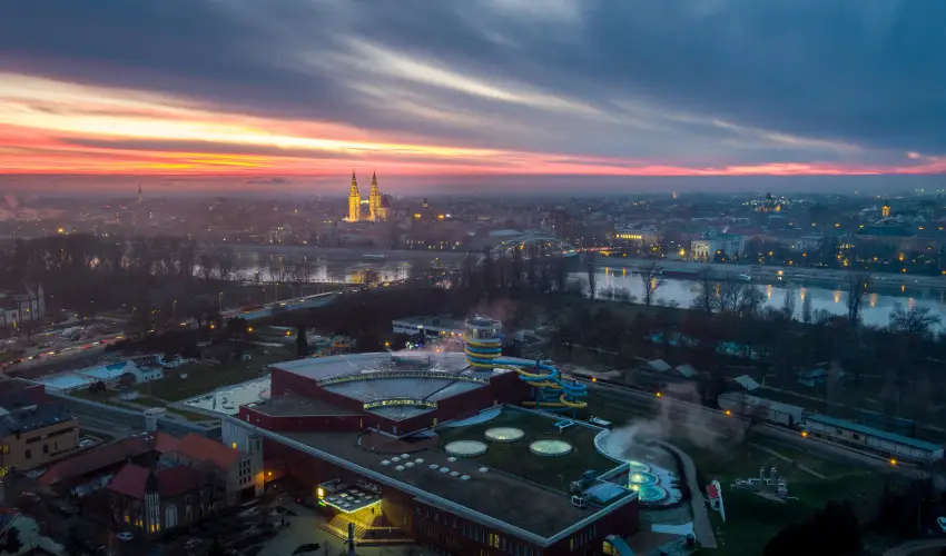 Hunguest Szeged (korábbi Forrás) Szeged - Fergeteges csobbanás fürdőbelépővel(1 éjtől)