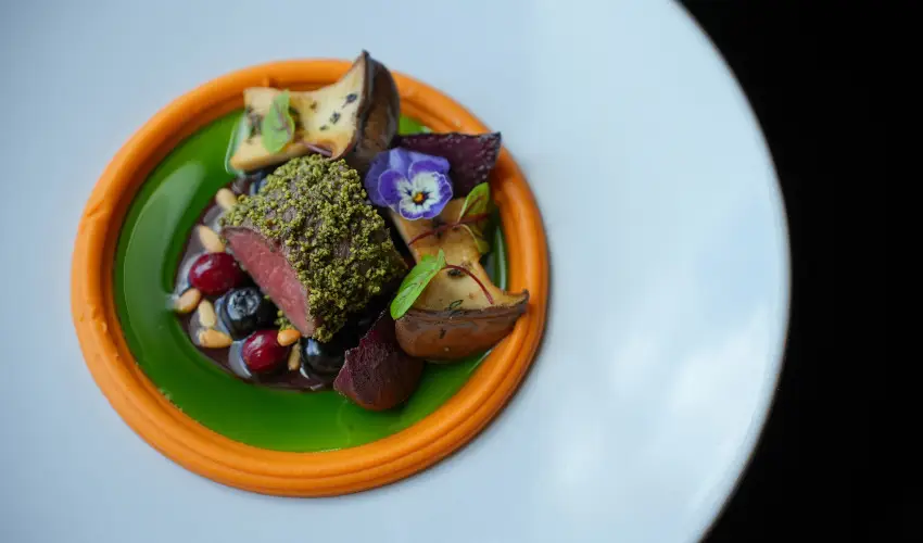 Imola Udvarhz Eger - Nyugdjas kedvezmnyes rak reggelis elltssal (1 jtl)