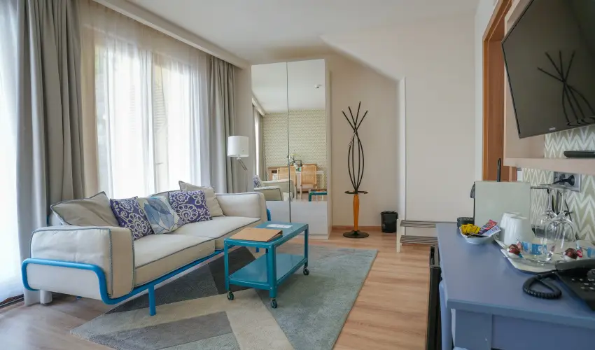 Imola Udvarhz Eger - Nyugdjas kedvezmnyes rak reggelis elltssal (1 jtl)