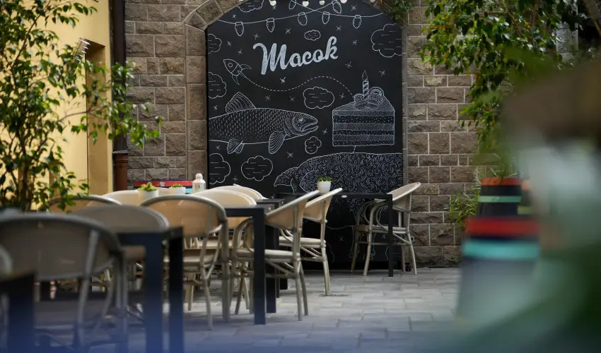 Imola Udvarhz Eger - Nyugdjas kedvezmnyes rak reggelis elltssal (1 jtl)