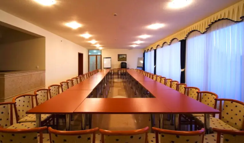 Hotel Imperial Gyógyszálló Kiskőrös - Nyugdíjas kedvezményes árak reggelis ellátással (1 éjtől)