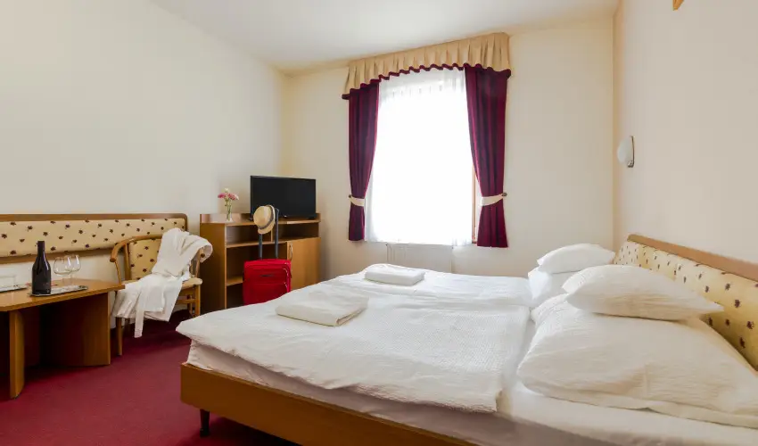 Hotel Imperial Gyógyszálló Kiskőrös - Nyugdíjas kedvezményes árak reggelis ellátással (1 éjtől)