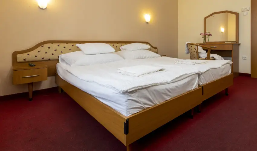 Hotel Imperial Gyógyszálló Kiskőrös - Nyugdíjas kedvezményes árak reggelis ellátással (1 éjtől)