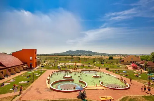 Vulk�n Wellness Hotel �s Kemping, Celld�m�lk