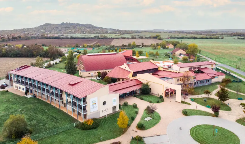 Vulkán Wellness Hotel és Kemping Celldömölk - Nyugdíjas kedvezményes ár félpanzióval, fürdőhasználattal (min. 4 éj)