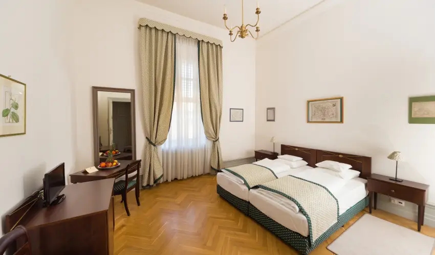 Krolyi Kastly Hotel & Restaurant  Fehrvrcsurg - Kedvezmnyes szobar flpanzival (min. 2 j)