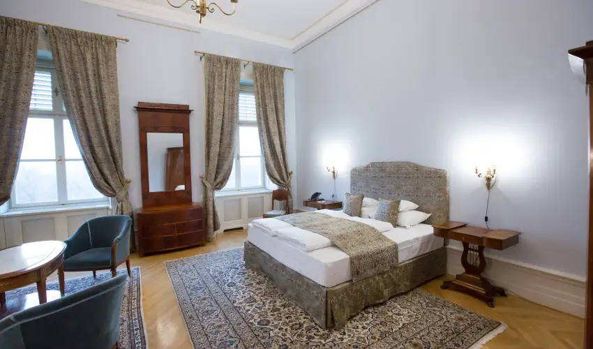 Krolyi Kastly Hotel & Restaurant  Fehrvrcsurg - Kedvezmnyes szobar flpanzival (min. 2 j)