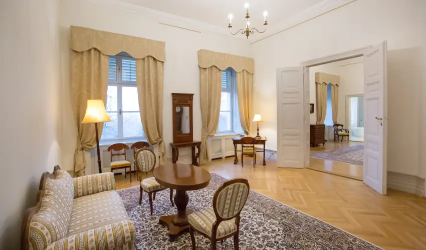 Krolyi Kastly Hotel & Restaurant  Fehrvrcsurg - Kedvezmnyes szobar flpanzival (min. 2 j)