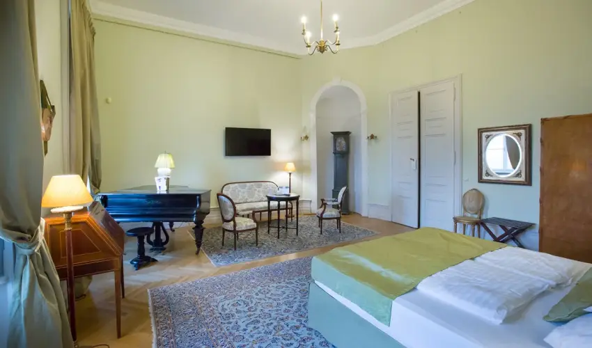 Krolyi Kastly Hotel & Restaurant  Fehrvrcsurg - Kedvezmnyes szobar flpanzival (min. 2 j)