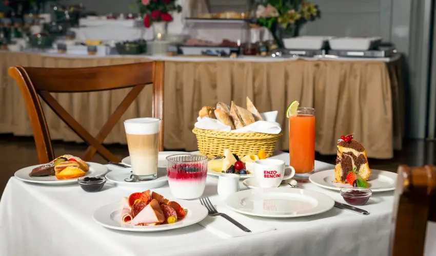 Krolyi Kastly Hotel & Restaurant  Fehrvrcsurg - Kedvezmnyes szobar flpanzival (min. 2 j)