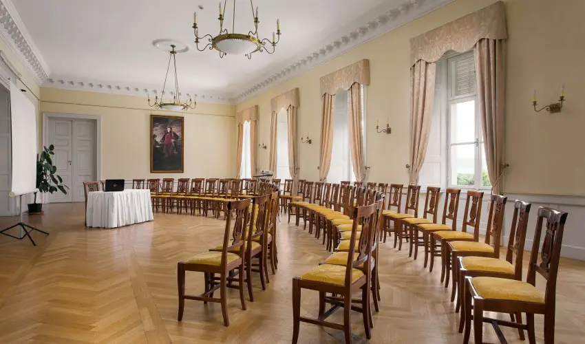 Krolyi Kastly Hotel & Restaurant  Fehrvrcsurg - Kedvezmnyes szobar flpanzival (min. 2 j)