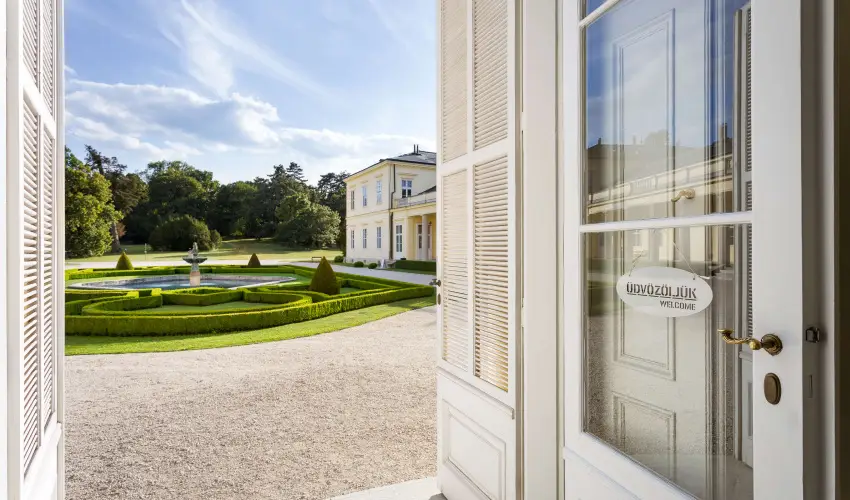 Krolyi Kastly Hotel & Restaurant  Fehrvrcsurg - Kedvezmnyes szobar flpanzival (min. 2 j)