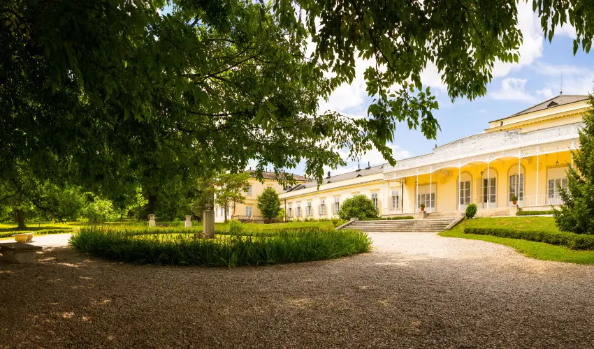 Krolyi Kastly Hotel & Restaurant  Fehrvrcsurg - Kedvezmnyes szobar flpanzival (min. 2 j)