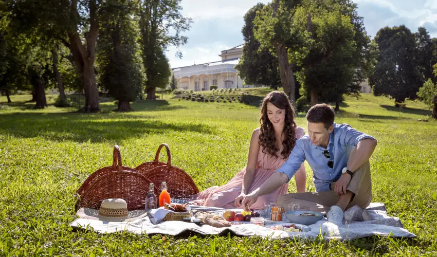 Krolyi Kastly Hotel & Restaurant  Fehrvrcsurg - Kedvezmnyes szobar flpanzival (min. 2 j)