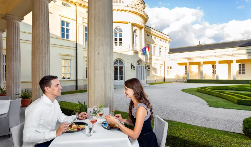 Krolyi Kastly Hotel & Restaurant  Fehrvrcsurg - Kedvezmnyes szobar flpanzival (min. 2 j)