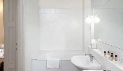 Krolyi Kastly Hotel & Restaurant  Fehrvrcsurg