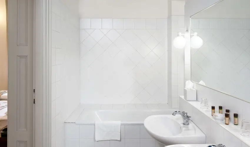 Krolyi Kastly Hotel & Restaurant  Fehrvrcsurg - Kedvezmnyes szobar flpanzival (min. 2 j)