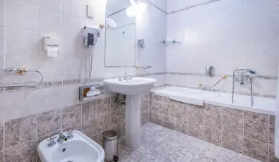 Kastlyhotel Sasvr Pardsasvr