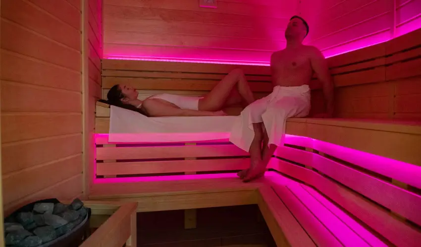 K�t Korona Konferencia & Wellness Hotel Balatonsz�rsz� - Nyugd�jas kedvezm�nyes �rak f�lpanzi�s ell�t�ssal (1 �jt�l)