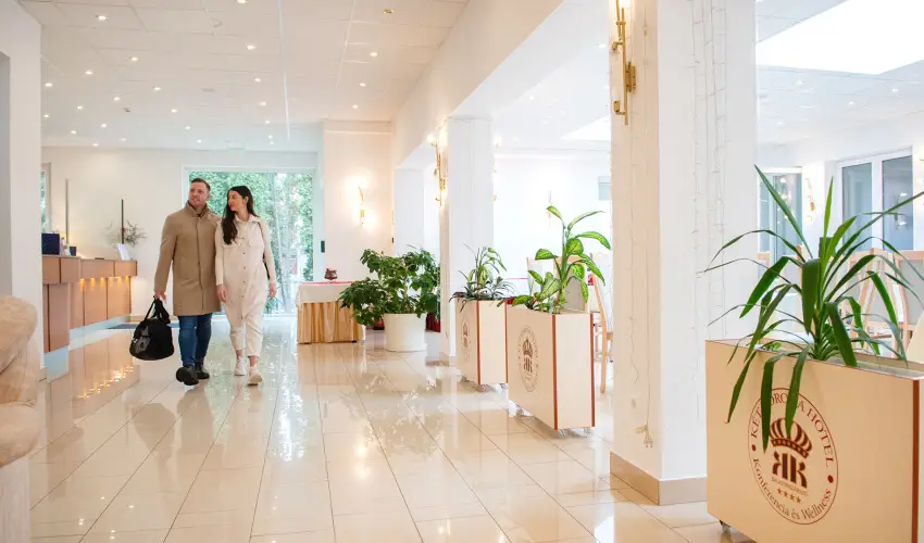 K�t Korona Konferencia & Wellness Hotel Balatonsz�rsz� - Nyugd�jas kedvezm�nyes �rak f�lpanzi�s ell�t�ssal (1 �jt�l)