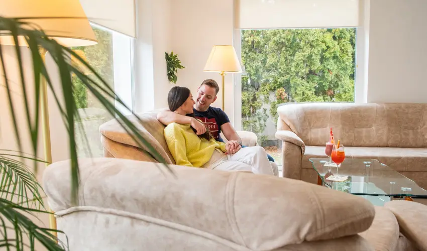 K�t Korona Konferencia & Wellness Hotel Balatonsz�rsz� - Nyugd�jas kedvezm�nyes �rak f�lpanzi�s ell�t�ssal (1 �jt�l)