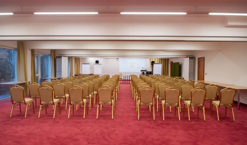 K�t Korona Konferencia & Wellness Hotel Balatonsz�rsz� - Nyugd�jas kedvezm�nyes �rak f�lpanzi�s ell�t�ssal (1 �jt�l)