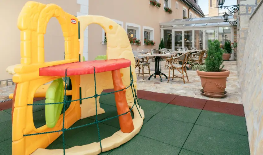 Kikelet Club Hotel Miskolctapolca - Nyugd�jas kedvezm�nyes �rak f�lpanzi�s ell�t�ssal (1 �jt�l)